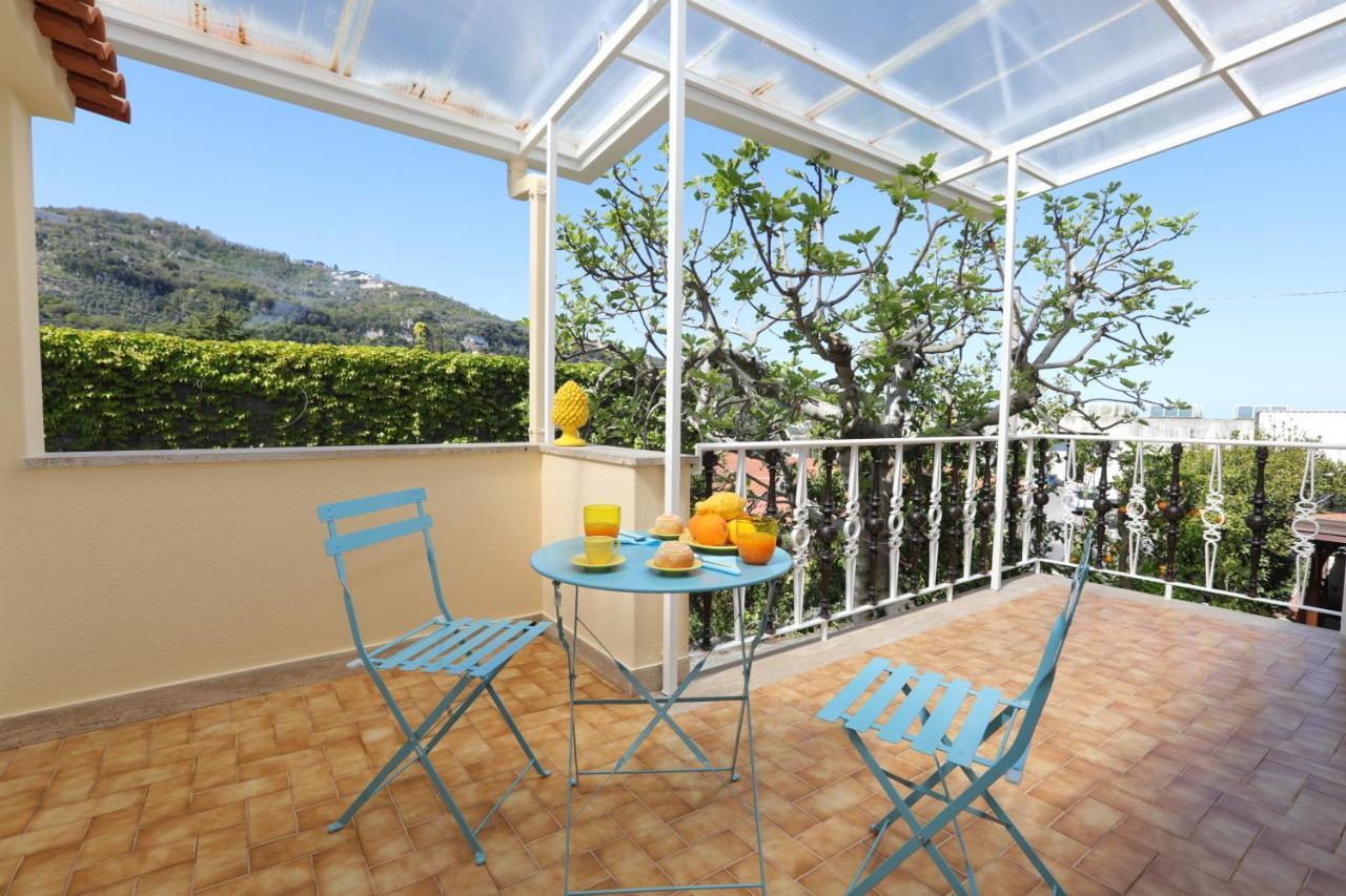 Relais Villa Chiara Free Parking Соренто Екстериор снимка